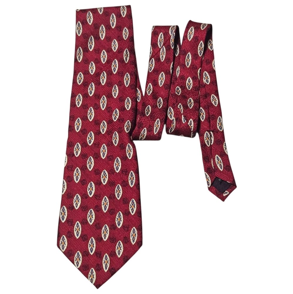 Woodward 100% Silk Tie Imported from Italy Red Geometric Medallion Necktie